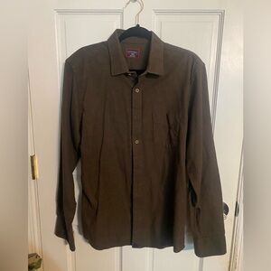 Men’s large Untuckit brown shirt.Excellent condition. Slim fit. 100% cotton.